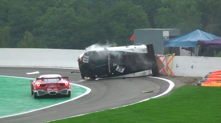 Lamborghini Gallardo GT3 crasht tegen pitmuur
