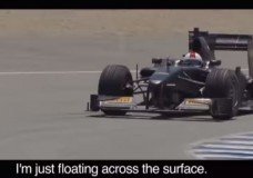 Martin Brundle test Pirelli Intermediates en Regenbanden
