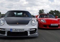Porsche Carrera GT vs 911 GT2 RS