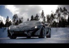 Zie hoe de McLaren P1 getest wordt in de sneeuw