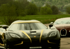 Koenigsegg Agera S Hundra vs Bugatti Veyron