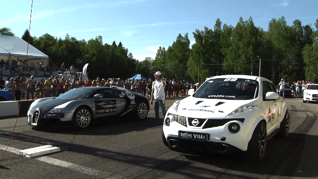 Bugatti Veyron tegen Nissan Juke-R in Drag Race
