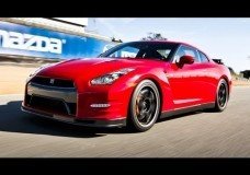 Best Drivers Car 2013 - Nissan GT-R Track Pack Hot Lap