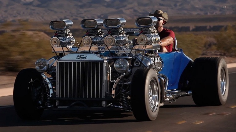 Ford Model T met Vier Superchargers
