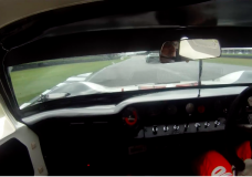 Kenny Brack Worstelt met een Ford GT40