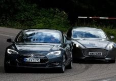 Tesla Model S Review van AutoCar