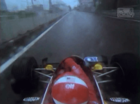 Eddie Cheever in de regen met de Renault RE40