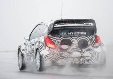 Eerste test van Neuville met de Hyundai i20 WRC