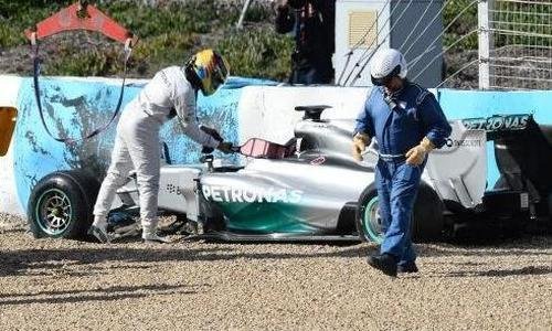 Lewis Hamilton Crasht Mercedes W05