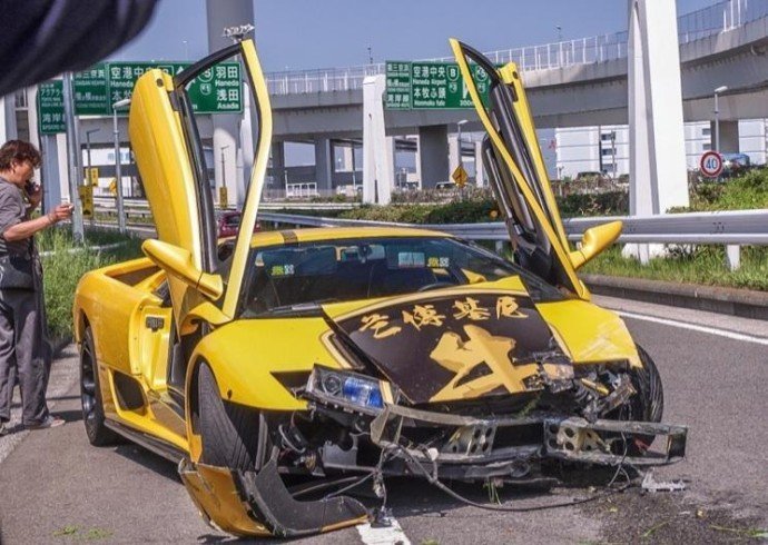 Lamborghini Diablo straft eigenaar voor showen