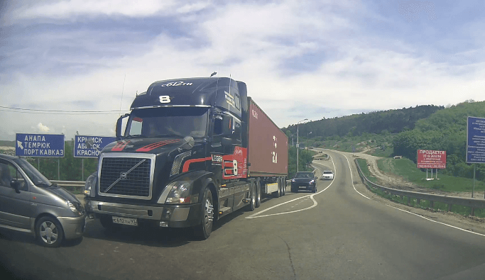 Volvo Trucker redt leven met noodstop