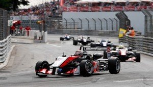 Formule 3 – Podium en crashes voor Verstappen in Pau