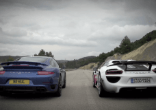 Porsche 918 Spyder vs 911 Turbo S Dragrace