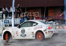 Toyota GT86 Verbreekt Drift Record met 144 Km