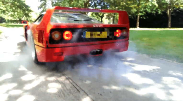 17-Jarige maakt Burnout met Ferrari F40 Tubi