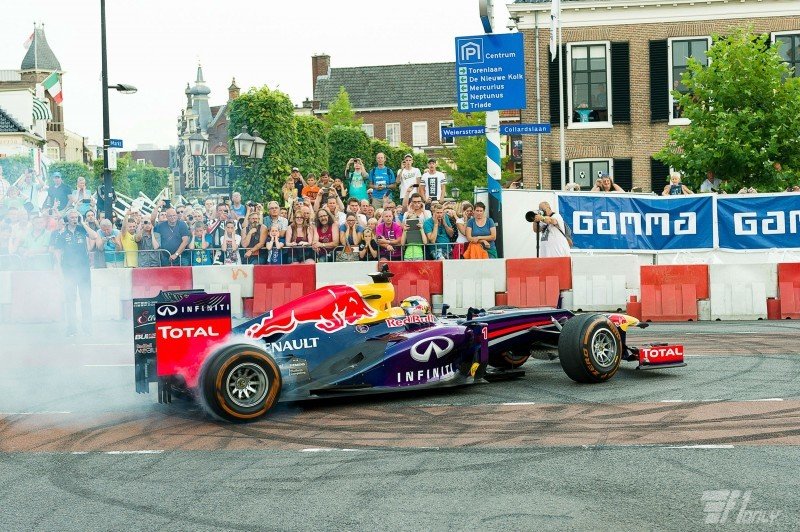 Vergne jaagt Red Bull F1 door Assen