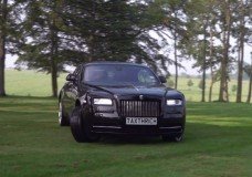 Rolls Royce Wraith geniet van het Engelse platteland