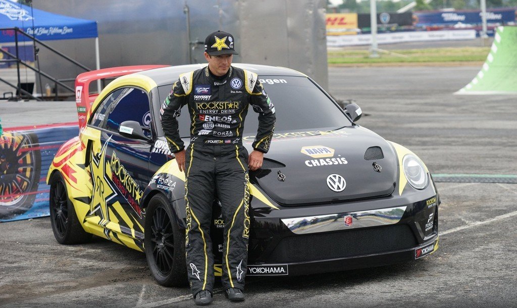 Tanner Foust gaat Rallycrossen met een VW Beetle