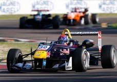 Formule 3 - Ocon kampioen maar Max steelt de show