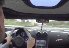 Koenigsegg Agera R knalt met 350 km/h over Autobahn