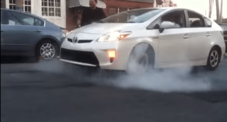 Zo maak je een burnout met de Toyota Prius