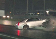 Cadillac CTS-V crasht tijdens drag race