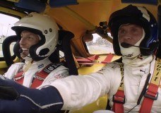 Jenson Button neemt het op tegen David Coulthard in rallycross