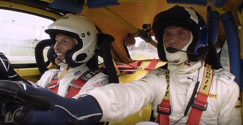 Jenson Button neemt het op tegen David Coulthard in rallycross