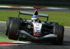 Video: F1 Battle – Alonso vs Raikkonen Monza 2005