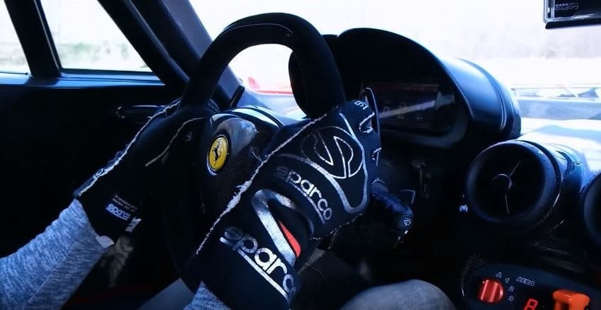 Ferrari FXX naar 321 kmh