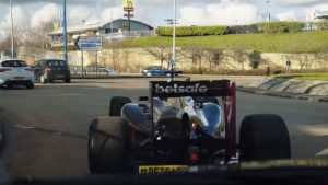Team Betsafe stuurt een ‘F1-auto’ door Manchester