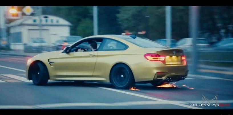 BMW M4 drift als een gek door Moskou