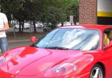 Waarom slaat Rob Ferretti met een knuppel op zijn Ferrari 360 voorruit