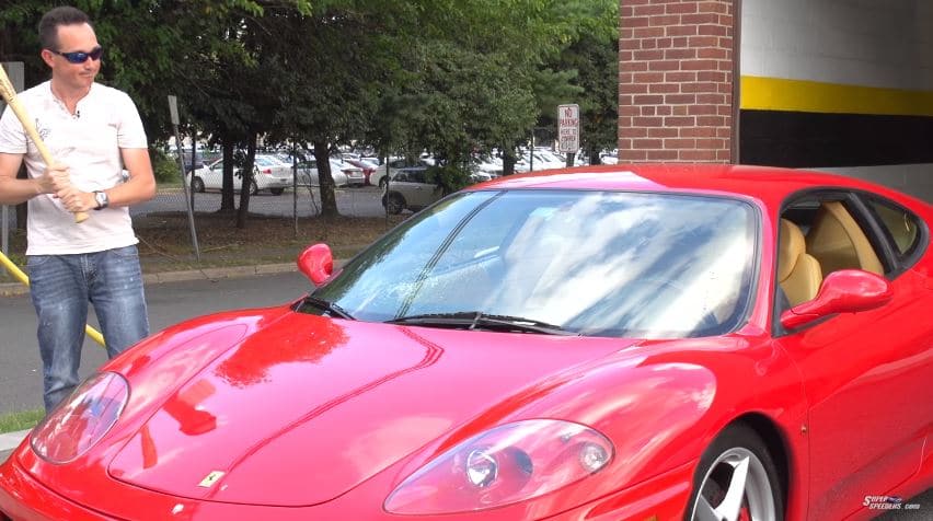 Waarom slaat Rob Ferretti met een knuppel op zijn Ferrari 360 voorruit