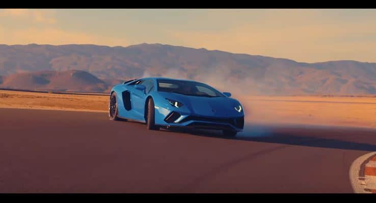 Lamborghini laat de Aventador S zien