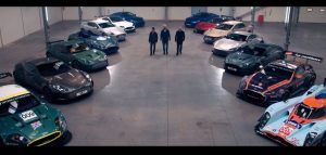 28 Aston Martins verzameld in de nieuwe fabriek