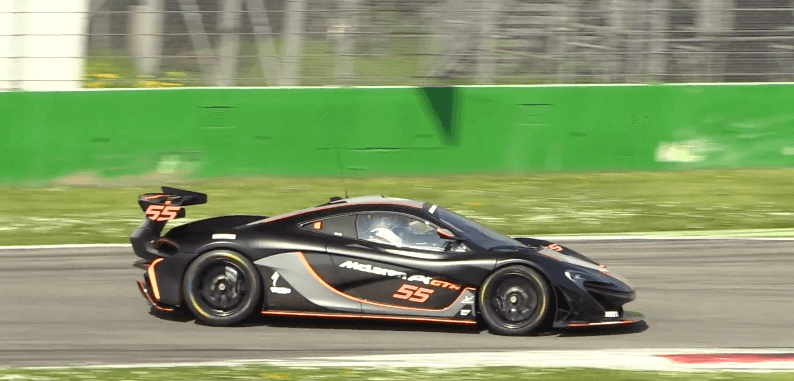 McLaren P1 GTR in actie op het Circuit van Monza