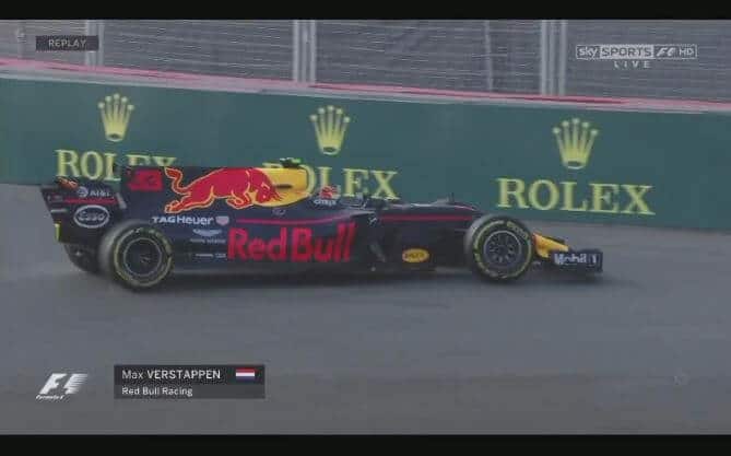 Max Verstappen crasht in Baku