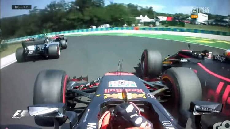 Onboard-Verstappen-tikt-Ricciardo-eraf-+-Interviews