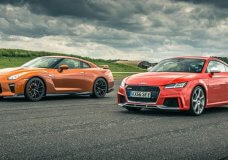 Audi TT RS vs Nissan GT-R
