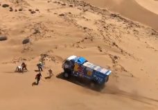Kamaz-coureur Karginov uit Dakar Rally