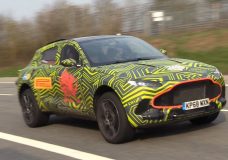 Aston Martin DBX SUV gespot