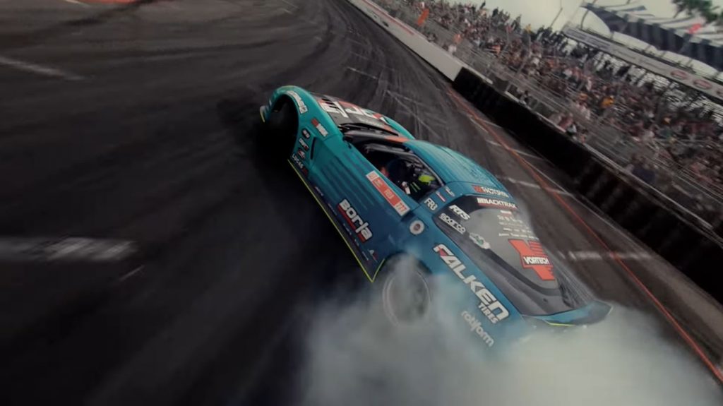 Drone maakt waanzinnige beelden van Formula D in Long Beach