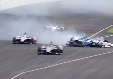 Felix Rosenqvist crasht tijdens Indy 500 training
