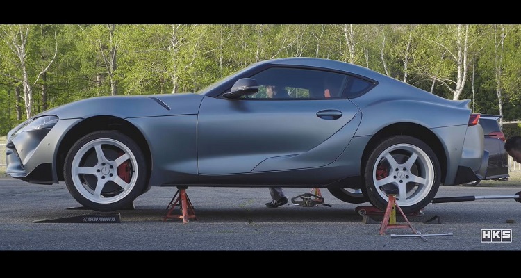 HKS test al nieuwe onderdelen voor de Toyota Supra Mk5