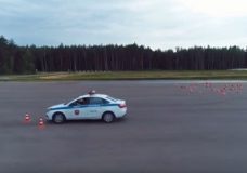 Russische Militaire Politie demonstreert 180 graden J-Turn