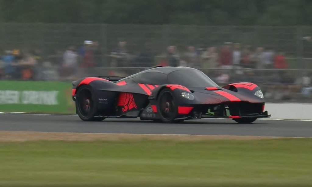 Aston Martin Valkyrie op Silverstone