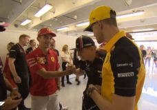 F1-coureurs dollen met elkaar