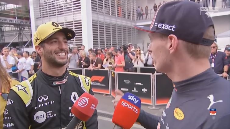 Max en Daniel interviewen elkaar na GP Mexico