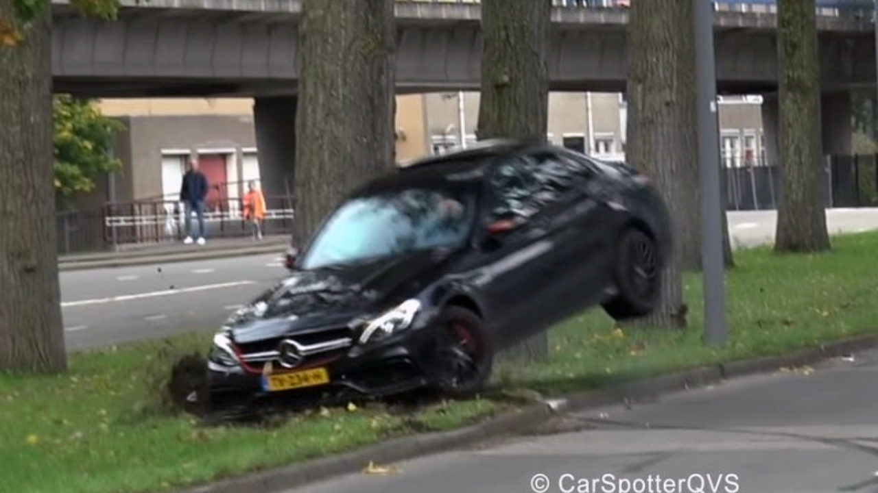 Video Mercedes Amg C63 S Vs Boom